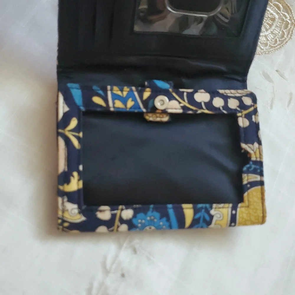 🦜 2/$10 Vera Bradley Ellie Blue Wristlet. - Picture 5 of 12